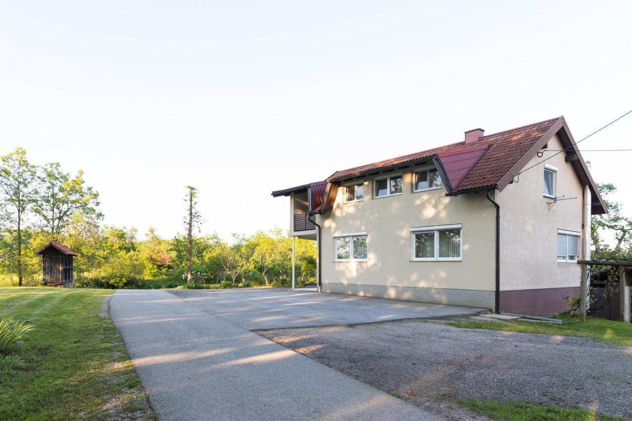 Apartman Medved 슬루니 외부 사진
